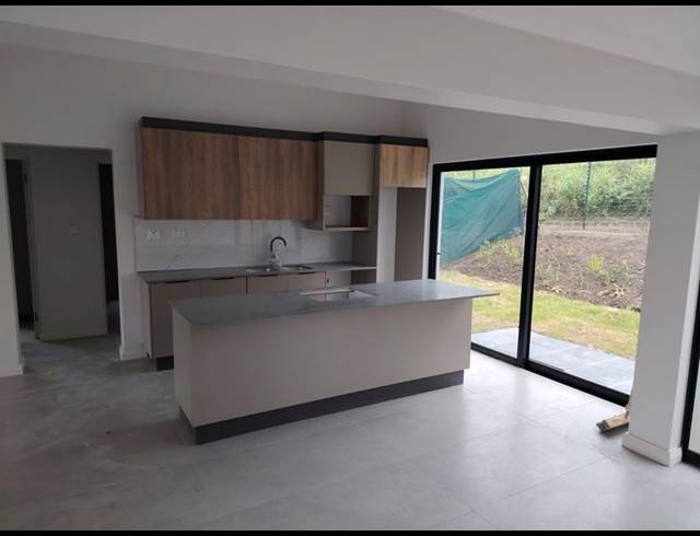 3 BEDROOM HOUSE FOR SALE IN PALM LAKES ESTATE